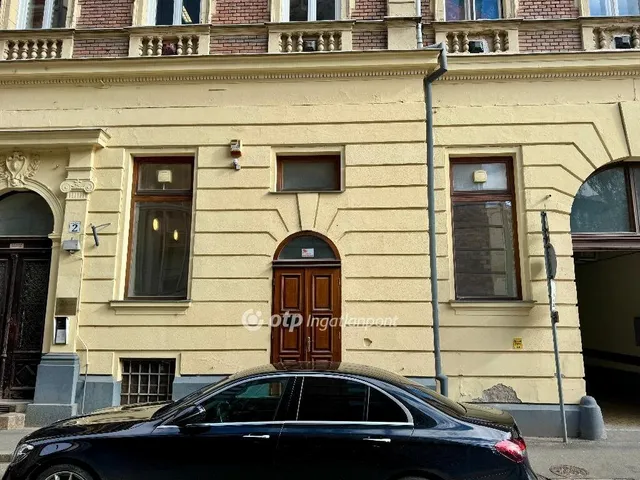 Eladó kereskedelmi és ipari ingatlan Debrecen 75 nm