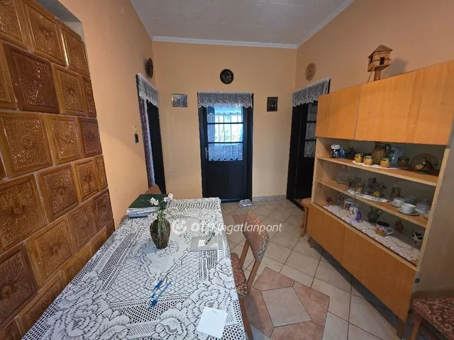 Eladó ház Tiszacsege 84 nm