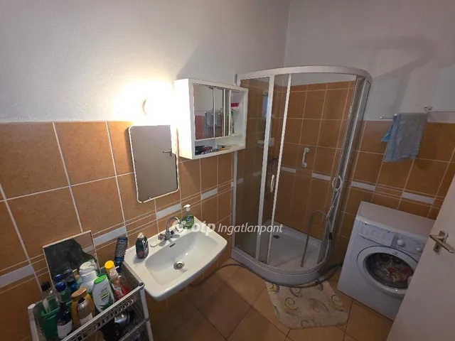 Eladó ház Tiszacsege 84 nm