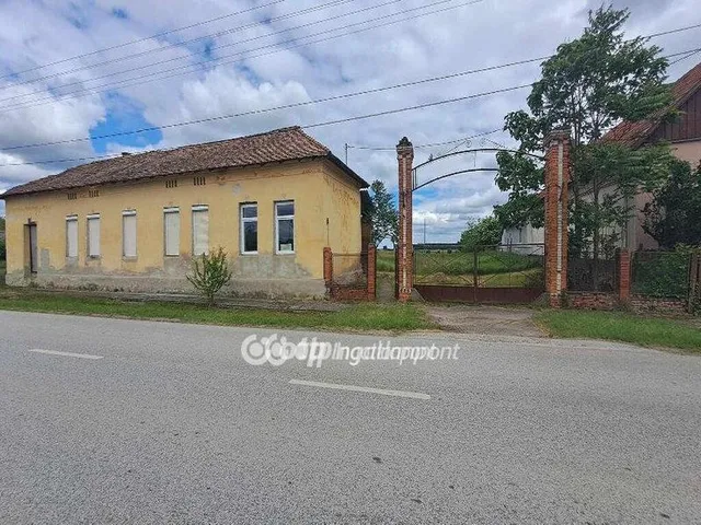 Eladó kereskedelmi és ipari ingatlan Szerep 177 nm