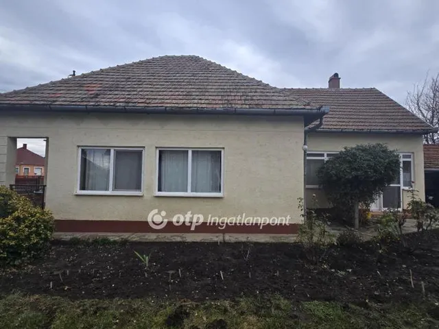 Eladó ház Tetétlen 78 nm
