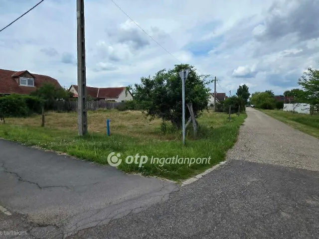 Eladó telek Hortobágy 950 nm