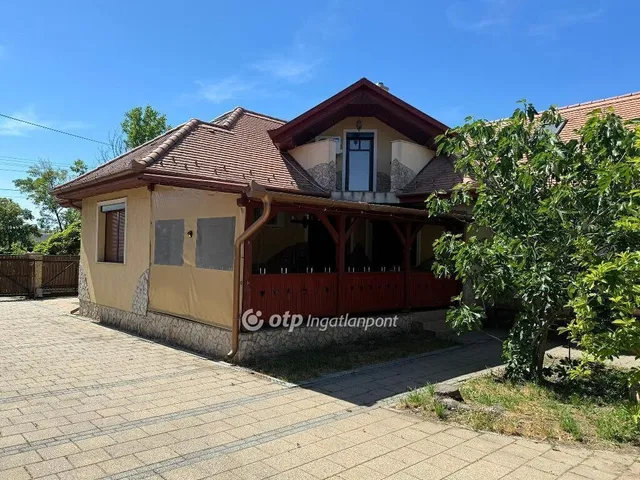 Eladó ház Hajdúszoboszló 304 nm