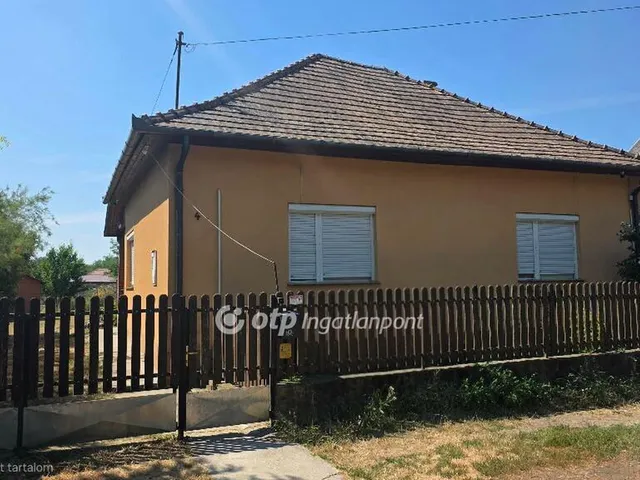 Eladó ház Báránd 81 nm