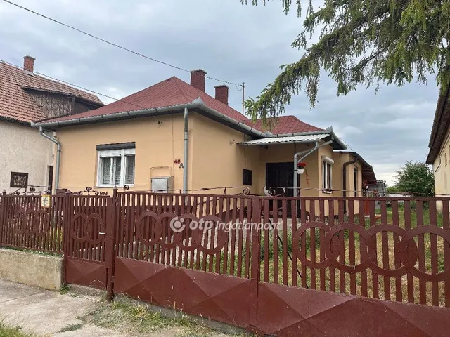 Eladó ház Tetétlen 120 nm