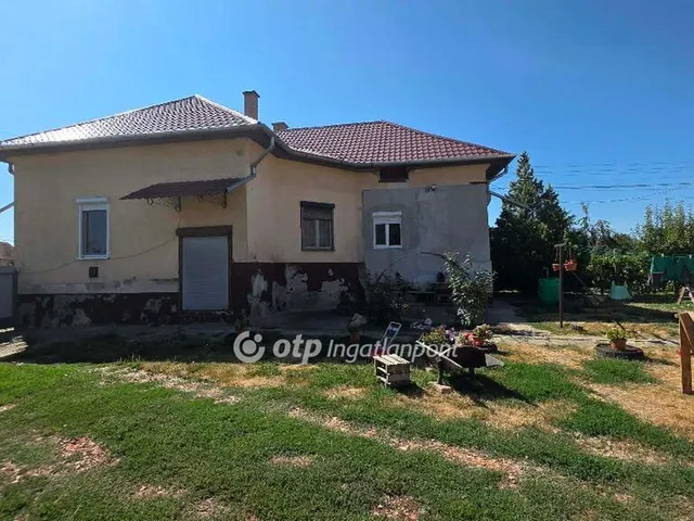 Eladó ház Kaba 100 nm