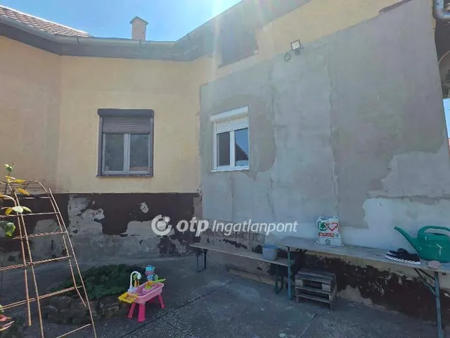 Eladó ház Kaba 100 nm