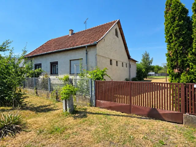 Eladó ház Kaba 120 nm