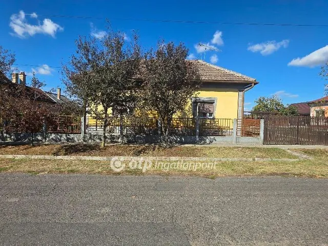 Eladó ház Tetétlen 98 nm