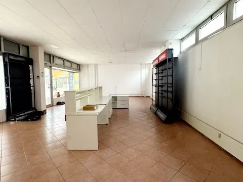 Kiadó kereskedelmi és ipari ingatlan Szeged, Belváros, Jókai utca 1. 110 nm