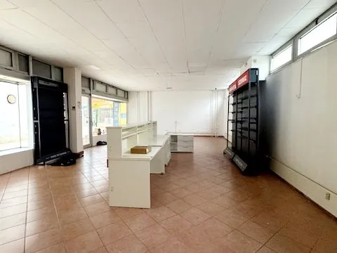 Kiadó kereskedelmi és ipari ingatlan Szeged, Belváros, Jókai utca 1. 110 nm