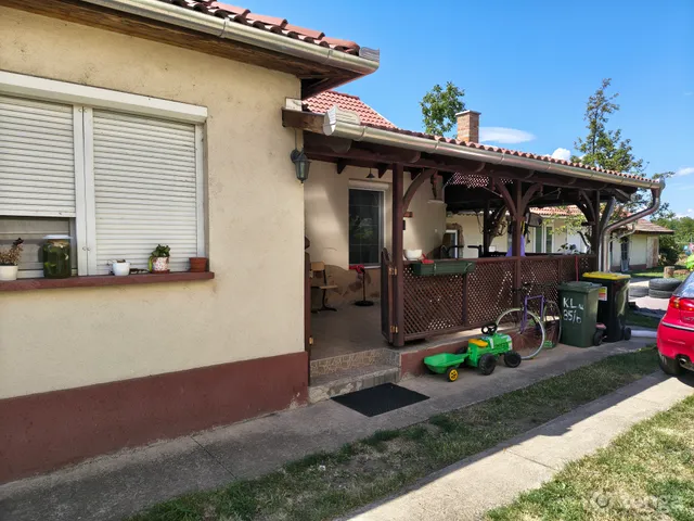 Eladó ház Boconád, 35/B 118 nm