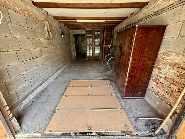 Kiadó garázs Mór, Víziváros 16 nm