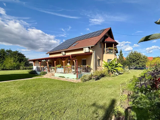 Eladó ház Mór 173 nm