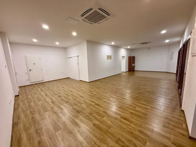 Kiadó kereskedelmi és ipari ingatlan Mór 208 nm