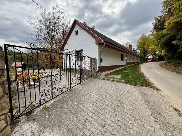 Eladó ház Bakonycsernye 210 nm