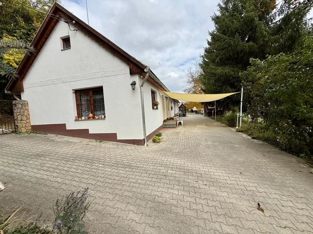 Eladó ház Bakonycsernye 210 nm