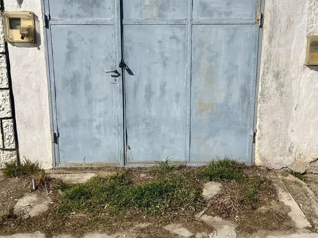 Kiadó garázs Mór, Víziváros 19 nm