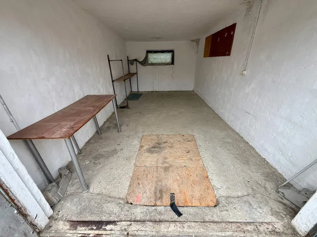 Kiadó garázs Mór, Víziváros, Cserhát utca garázssor 19 nm