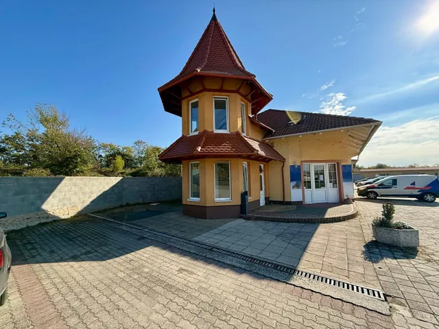 Kiadó kereskedelmi és ipari ingatlan Mór 119 nm