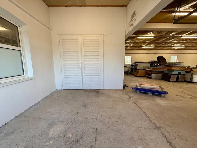 Kiadó kereskedelmi és ipari ingatlan Mór 535 nm