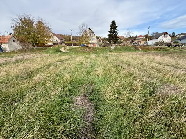 Eladó telek Bakonycsernye 1971 nm