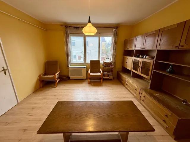 Eladó lakás Mór 68 nm