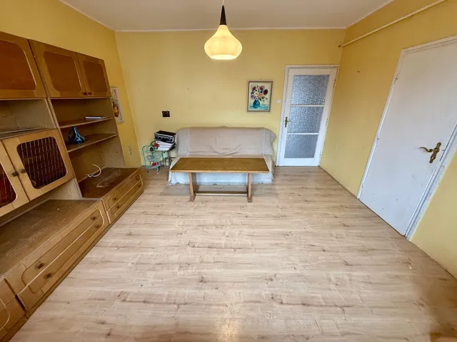 Eladó lakás Mór 68 nm