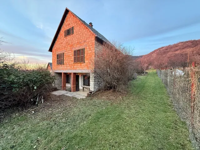 Eladó ház Csákberény 38 nm