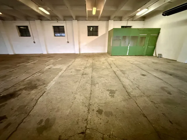 Kiadó kereskedelmi és ipari ingatlan Mór 256 nm