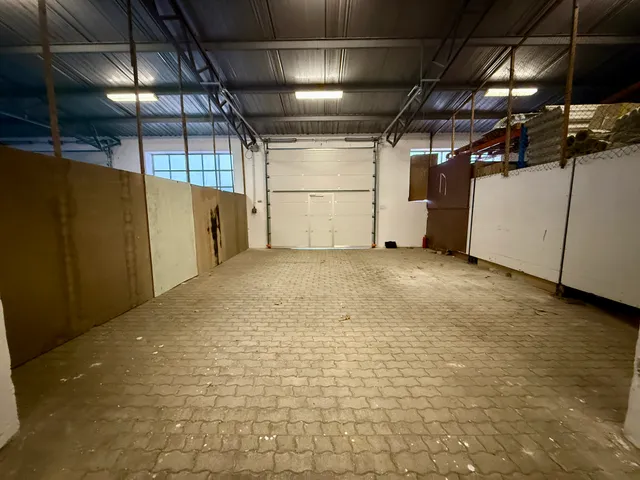 Kiadó kereskedelmi és ipari ingatlan Mór 942 nm