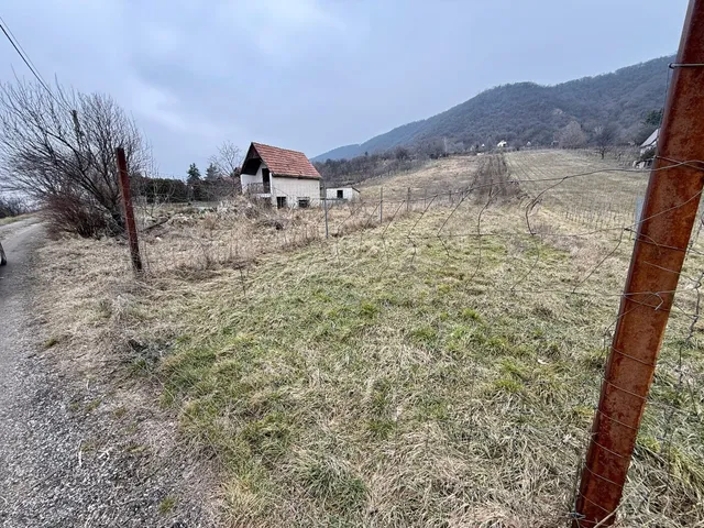 Eladó telek Csókakő 1694 nm