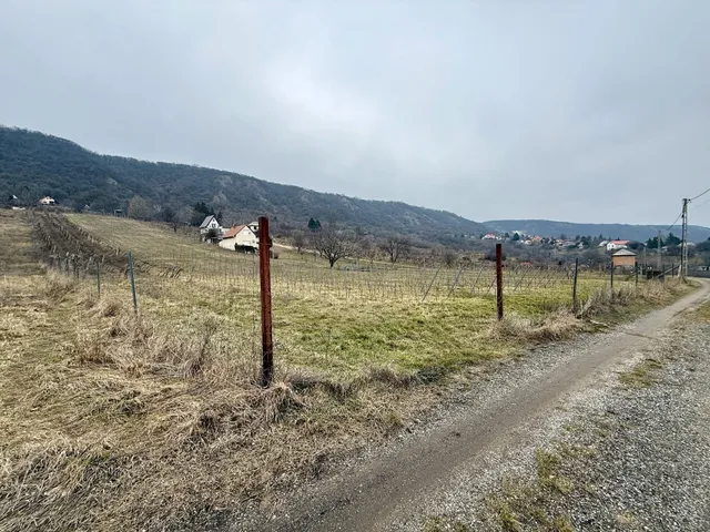 Eladó telek Csókakő 1694 nm