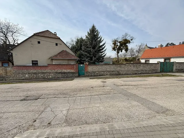 Eladó ház Mór 82 nm