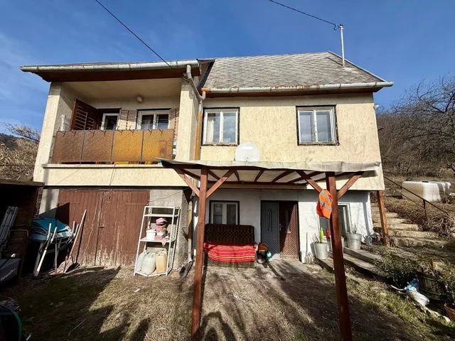 Eladó ház Csákberény 131 nm