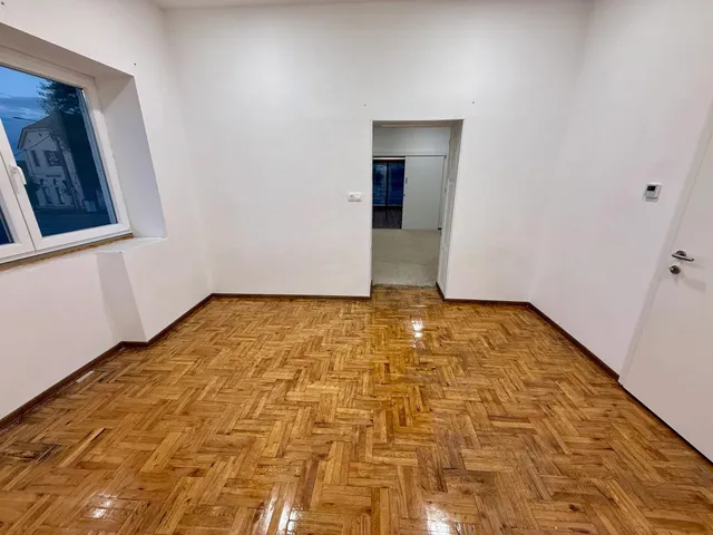 Kiadó kereskedelmi és ipari ingatlan Mór 71 nm