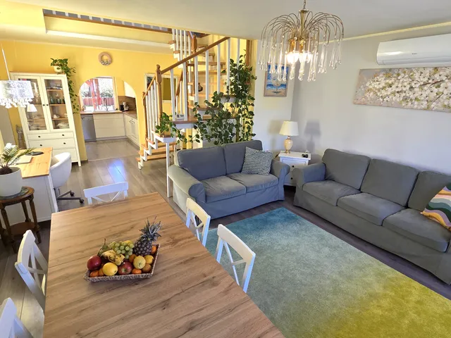 Eladó ház Székesfehérvár, Maroshegy 239 nm