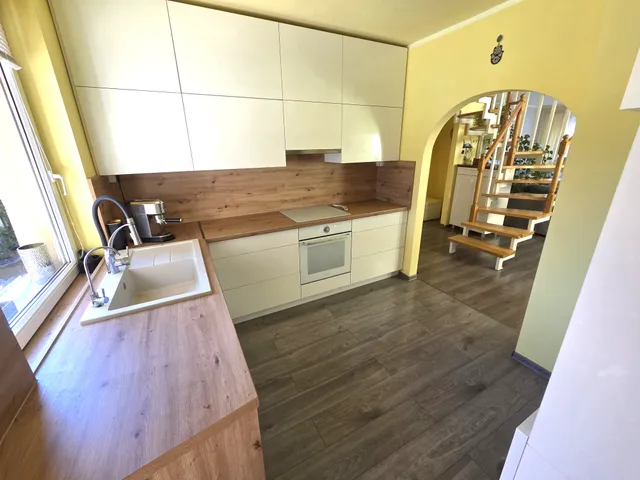 Eladó ház Székesfehérvár, Maroshegy 239 nm