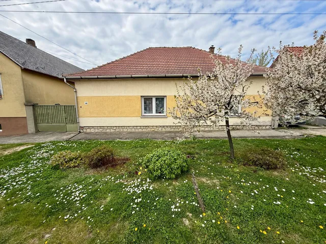 Eladó ház Mór 167 nm