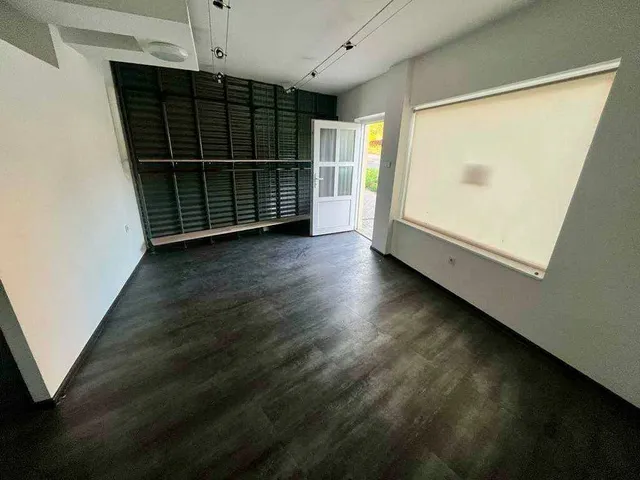 Kiadó kereskedelmi és ipari ingatlan Mór 70 nm