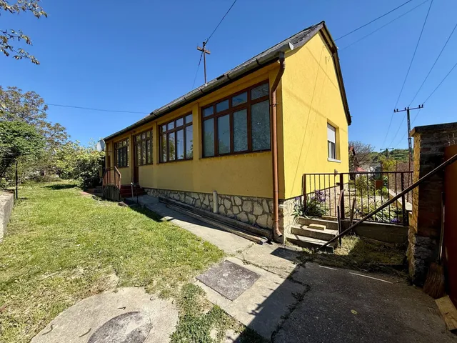 Eladó ház Mór 74 nm