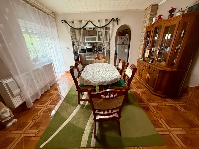 Eladó ház Szápár 193 nm