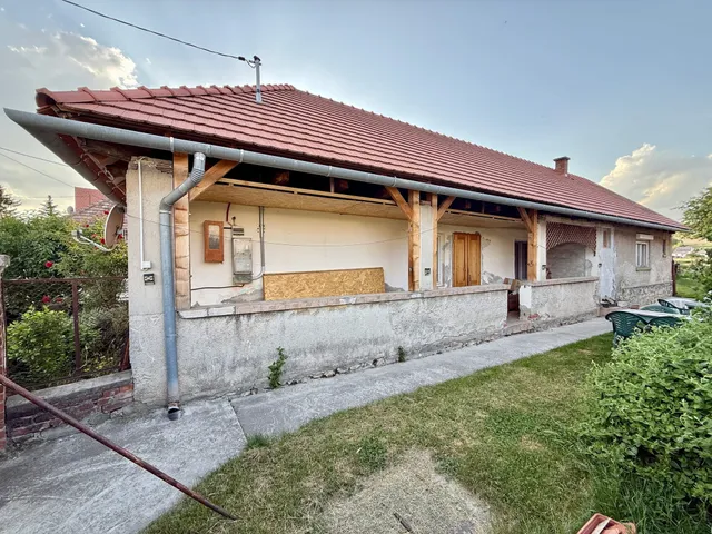 Eladó ház Bakonycsernye 89 nm