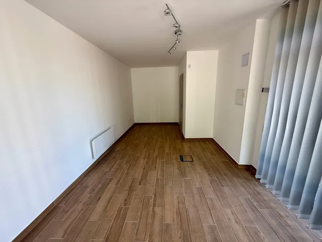 Kiadó kereskedelmi és ipari ingatlan Mór 27 nm