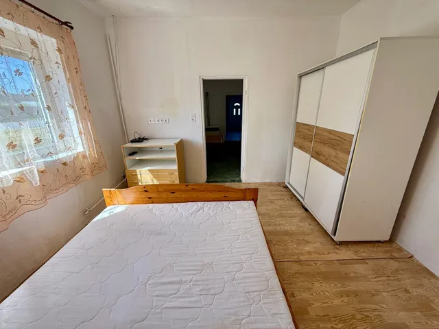 Kiadó ház Mór 48 nm