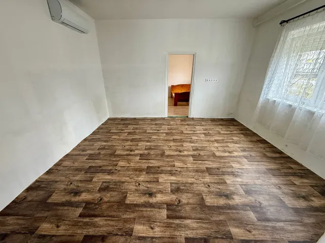 Kiadó ház Mór 48 nm