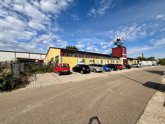Kiadó kereskedelmi és ipari ingatlan Mór 819 nm