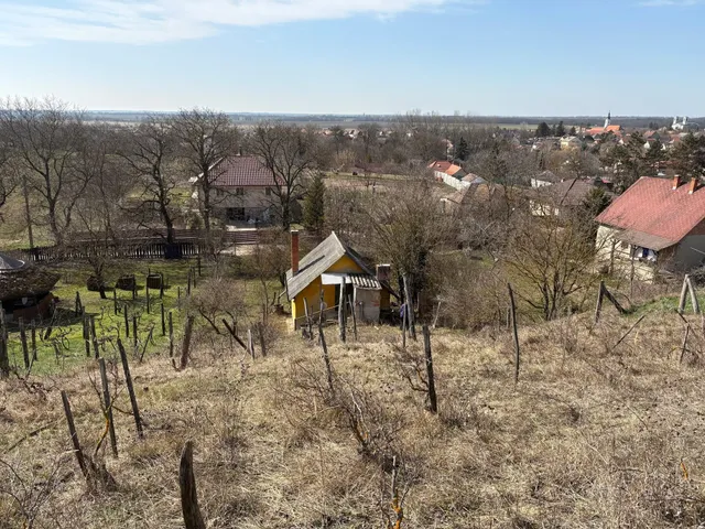 Eladó telek Lovasberény 2353 nm