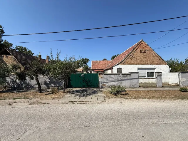 Eladó ház Mór 131 nm