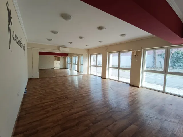 Kiadó kereskedelmi és ipari ingatlan Nyíregyháza 75 nm